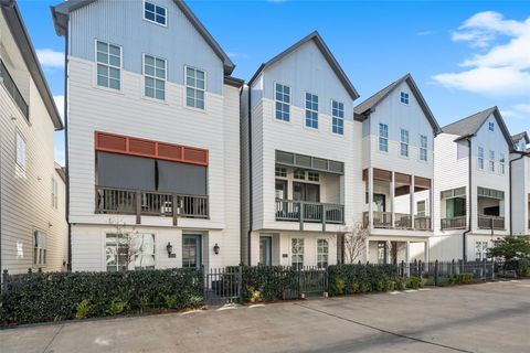 Photo of 3307 Timbergrove Oaks Street, Houston, TX 77008 (MLS # 97780590)