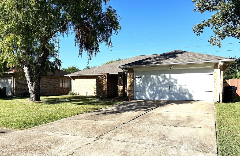 Photo of 3710 Embarcadero Drive, Houston, TX 77082 (MLS # 20439243)