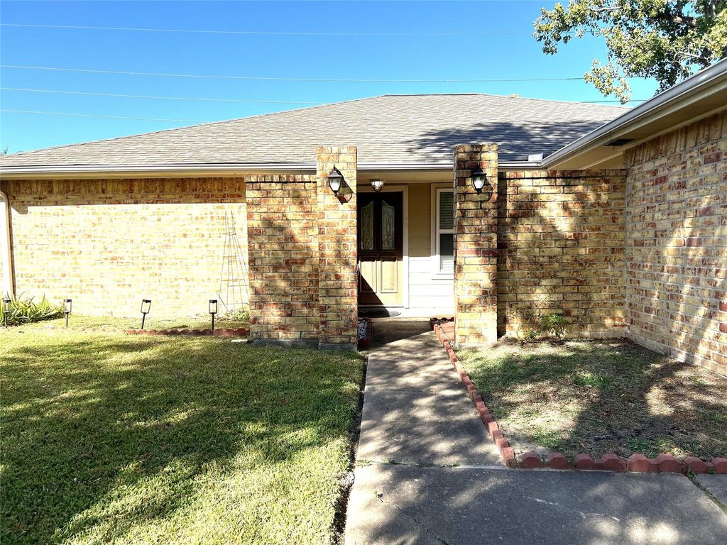 Photo of 3710 Embarcadero Drive, Houston, TX 77082 (MLS # 20439243)