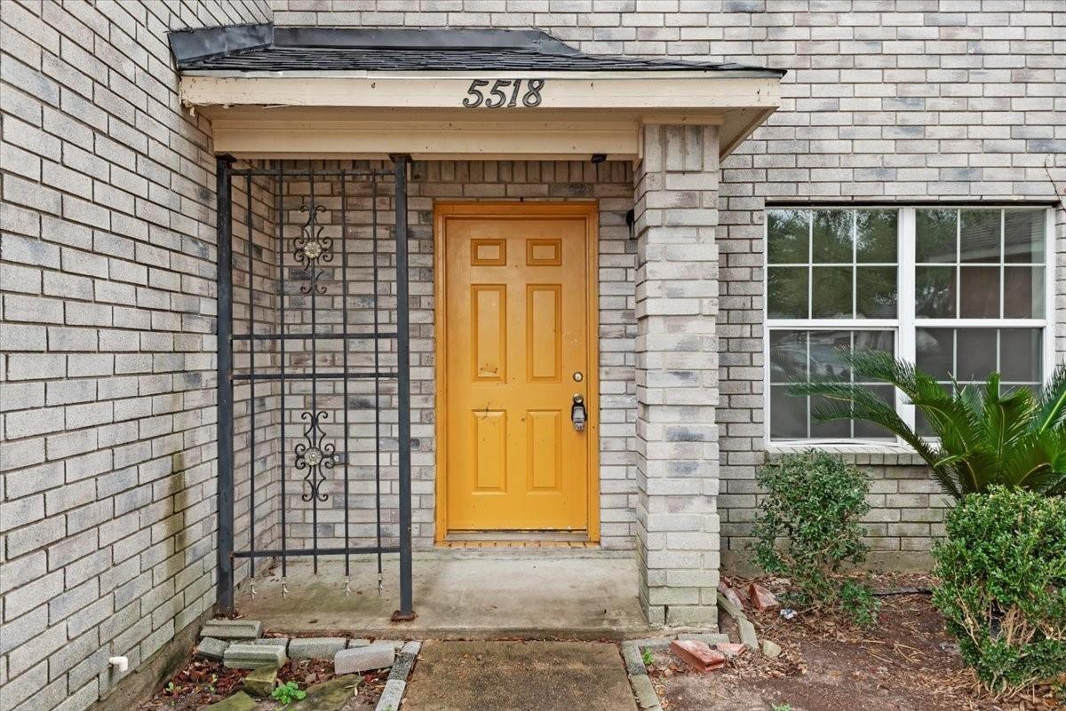 5518 Rio Alamo Street