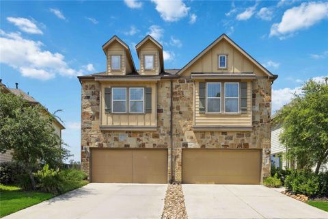 Townhouse For Rent - 323 Biltmore Loop<br/> Montgomery, TX 77316