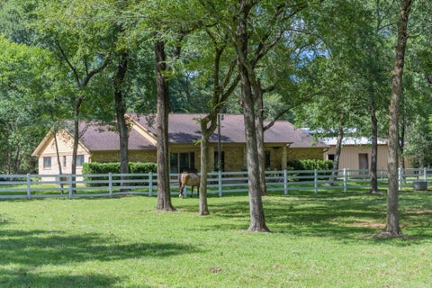 Photo of 802 Sentinel Oaks, Pinehurst, TX 77362 (MLS # 954131)