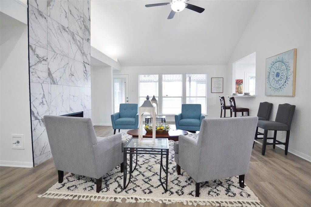 Photo of 16002 Constitution Lane, Friendswood, TX 77546 (MLS # 15078612)