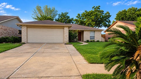 Photo of 5150 Prairie Ridge Road, Houston, TX 77053 (MLS # 95086289)