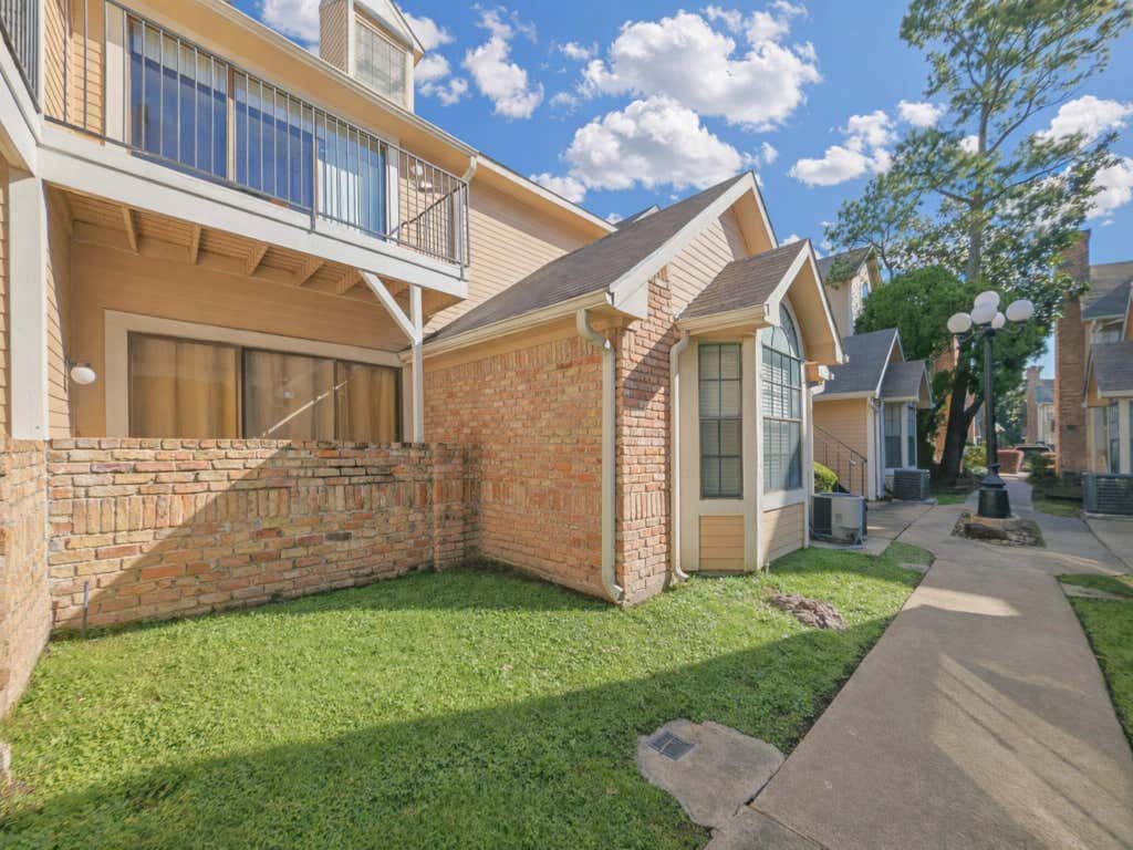 Photo of 2300 Old Spanish Trail #1066, Houston, TX 77054 (MLS # 92918202)