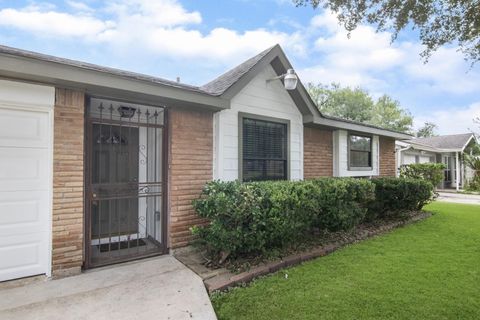 Photo of 5838 Ludington Drive, Houston, TX 77035 (MLS # 12676448)