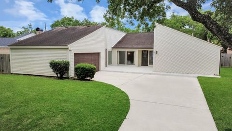 Photo of 4306 Shady Springs Drive, Seabrook, TX 77586 (MLS # 6807790)