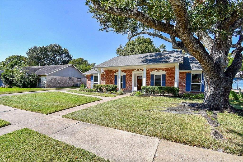Photo of 13514 Knottinghill Drive, Sugar Land, TX 77498 (MLS # 61612350)