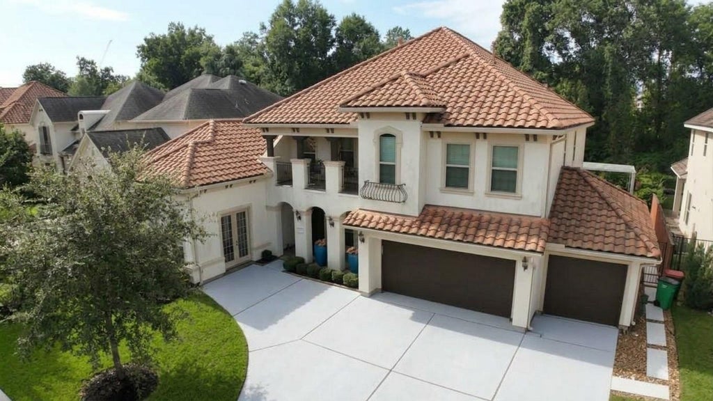 Photo of 27 Aviano Circle, Missouri City, TX 77459 (MLS # 9411054)