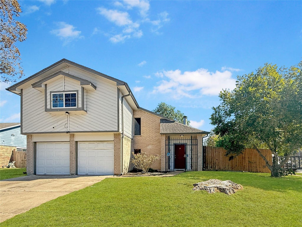 Photo of 15915 Maczali Court, Houston, TX 77489 (MLS # 91097622)