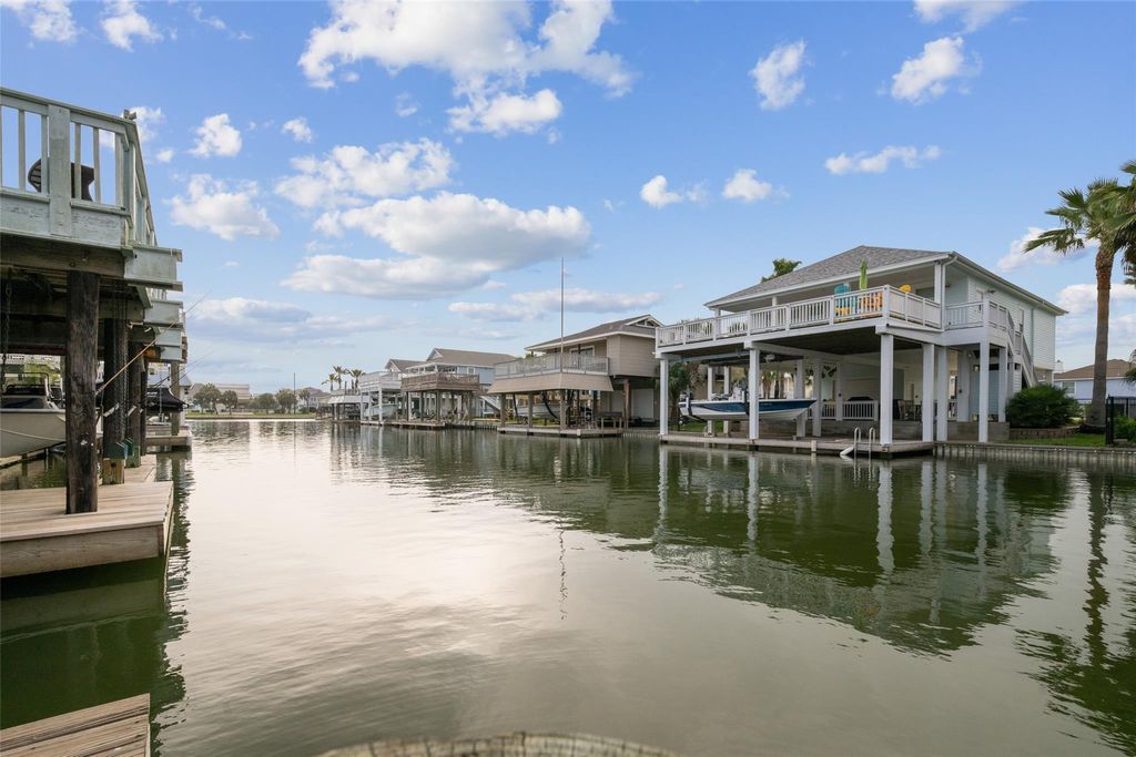 Photo of 22118 Matagorda Drive, Galveston, TX 77554 (MLS # 70370167)