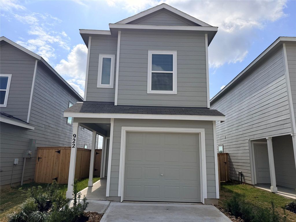 Photo of 922 Pertuso Lane, Huffman, TX 77336 (MLS # 40124912)