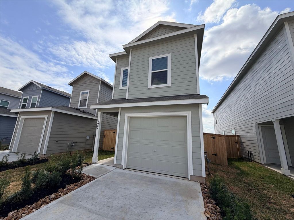 Photo of 922 Pertuso Lane, Huffman, TX 77336 (MLS # 40124912)