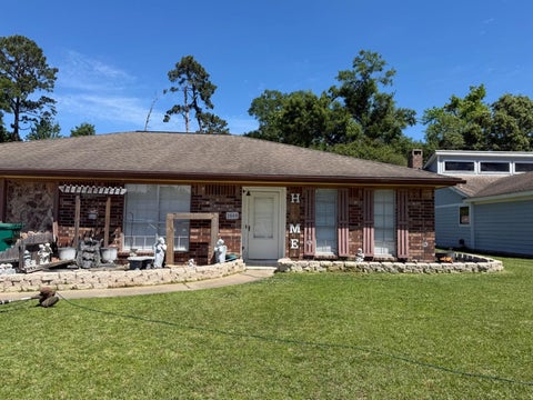 Photo of 2000 Silver Oaks Drive, Orange, TX 77632 (MLS # 73315594)
