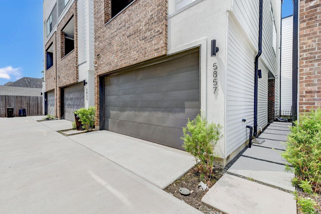Photo of 5857 Dolores Street, Houston, TX 77057 (MLS # 4745076)