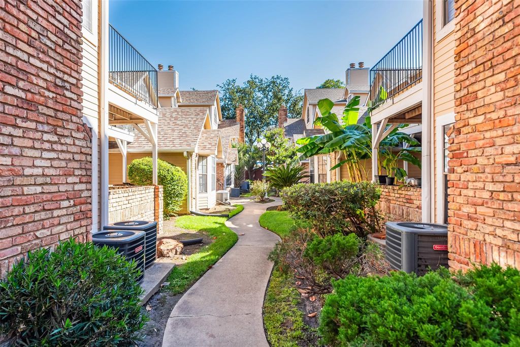 Photo of 2300 Old Spanish Trail #2051, Houston, TX 77054 (MLS # 28541460)