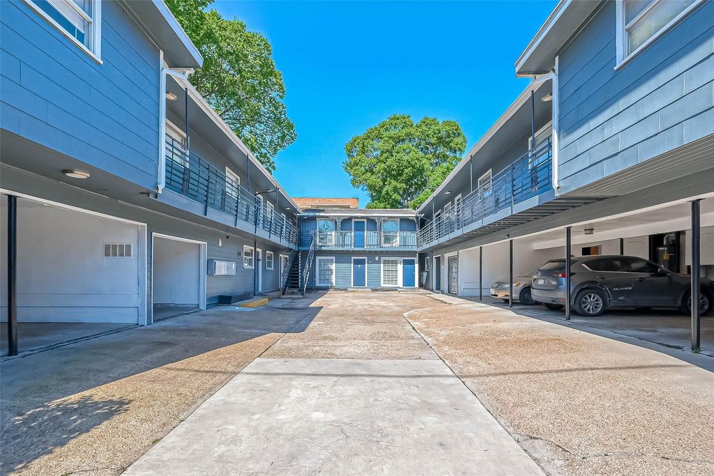 Photo of 2420 Mcduffie Street #1A, Houston, TX 77019 (MLS # 56256025)