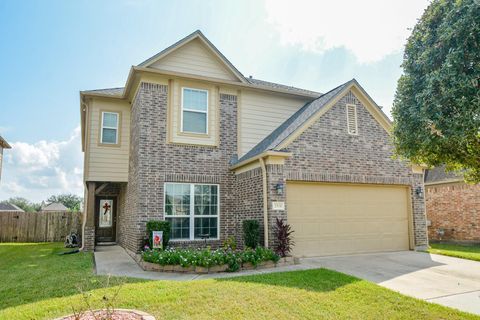 Photo of 2531 Tucker Creek Dr, Fresno, TX 77545 (MLS # 90980670)