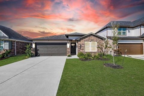 Photo of 4946 Pine Haven Lane, Fresno, TX 77545 (MLS # 72537900)