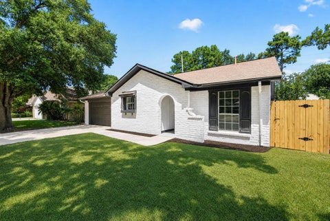 Homes For Sale - 13814 Bella Drive<br/> Cypress, TX 77429