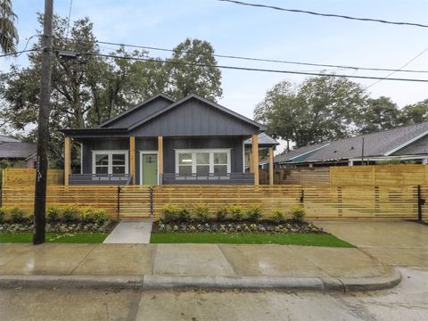 Photo of 1209 Tabor Street, Houston, TX 77009 (MLS # 75544225)