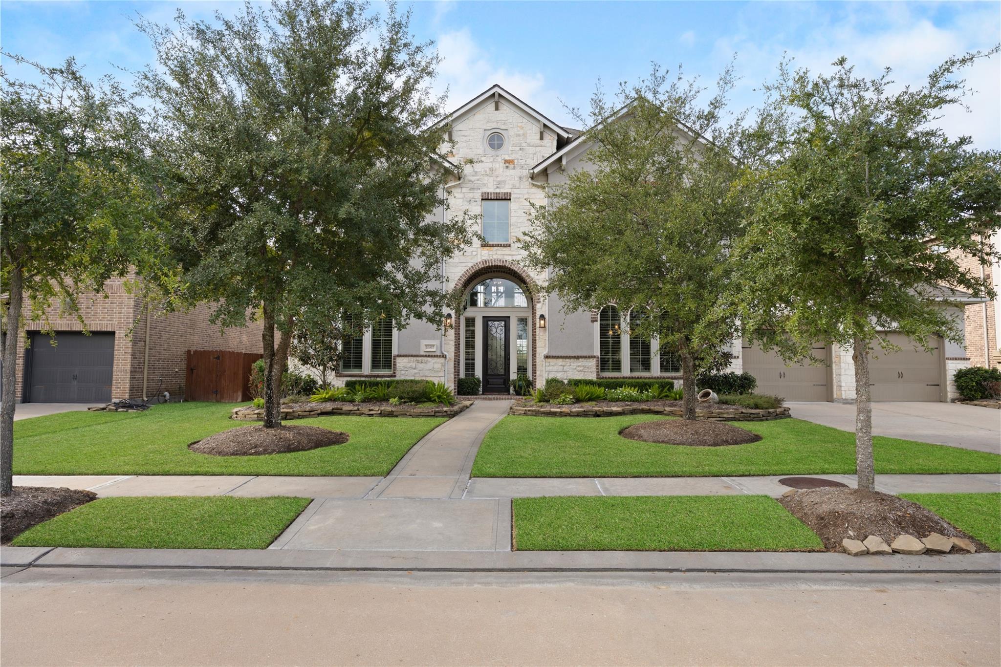 16817 W Caramel Apple Trail