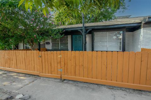 Photo of 1621 Northwood Street #1621, Houston, TX 77009 (MLS # 35803978) Photo of 1621 Northwood Street #1621, Houston, TX 77009 (MLS # 35803978)