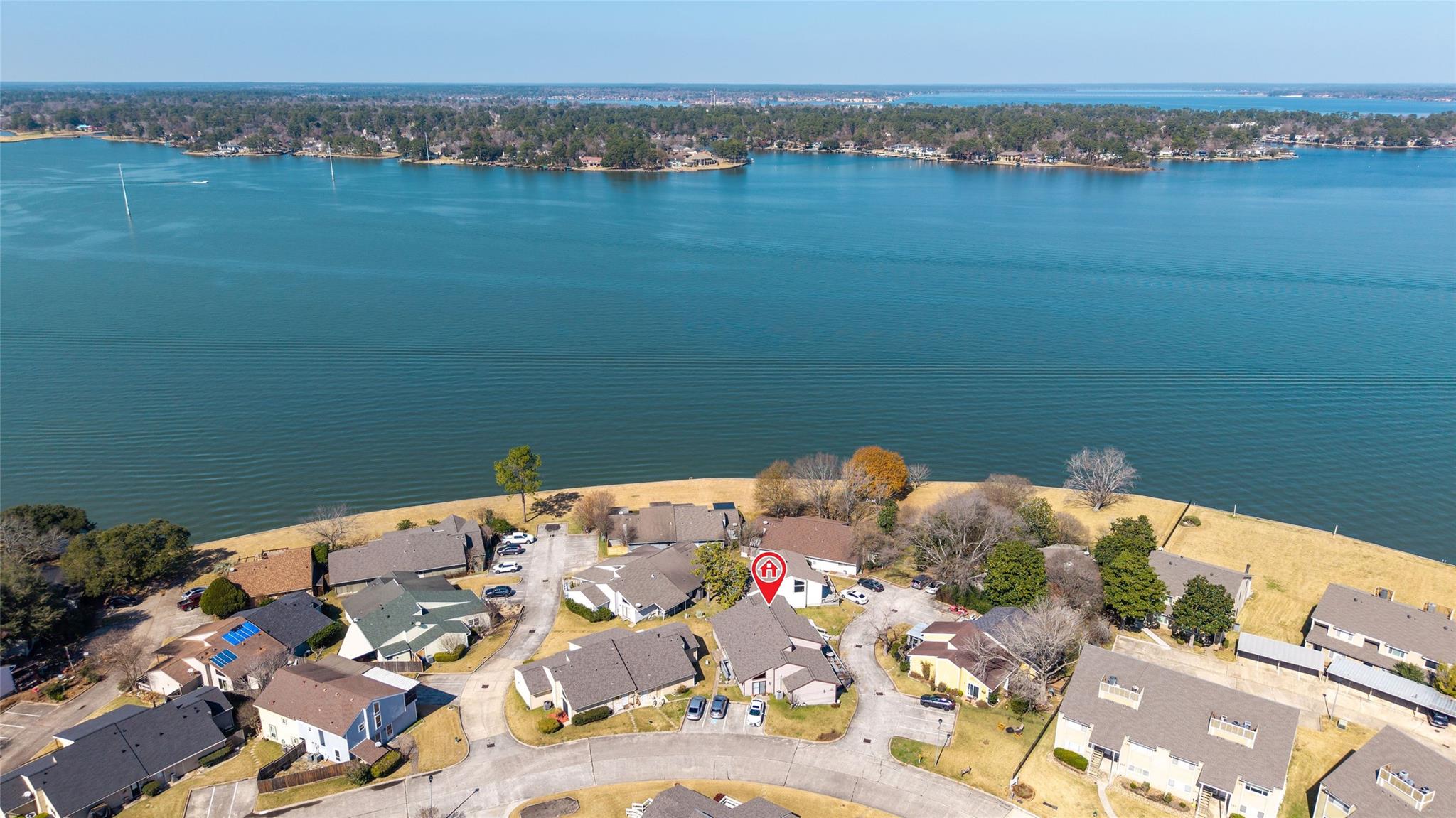 17 April Point Drive N