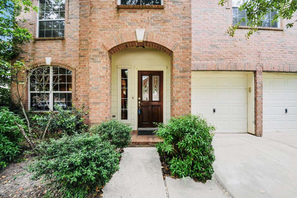 Photo of 8614 Riverbend Canyon Lane, Houston, TX 77089 (MLS # 36181061)