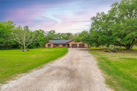 Photo of 725 Thompson Road, Alvin, TX 77511 (MLS # 30058650)