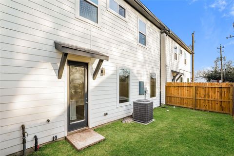 Tiny photo for 833 Dorchester Street #B, Houston, TX 77022 (MLS # 66883631)