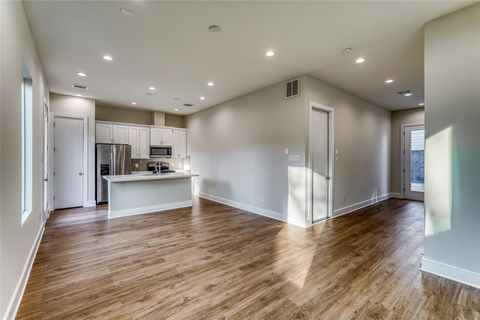 Tiny photo for 833 Dorchester Street #B, Houston, TX 77022 (MLS # 66883631)