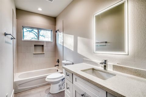 Tiny photo for 833 Dorchester Street #B, Houston, TX 77022 (MLS # 66883631)