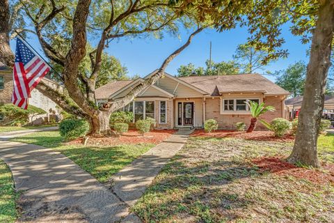 Photo of 3806 Millbridge Drive, Houston, TX 77059 (MLS # 79970150)