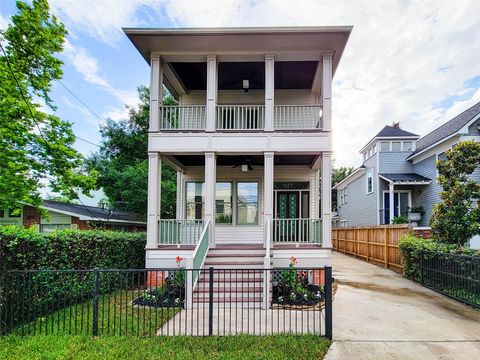 Photo of 917 Herkimer Street, Houston, TX 77008 (MLS # 35926760)