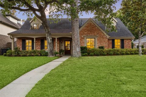 Photo of 119 Gershwin Drive, Houston, TX 77079 (MLS # 83811715)