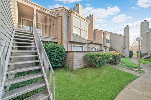 Photo of 6701 Sands Point Drive #82, Houston, TX 77074 (MLS # 95337673)