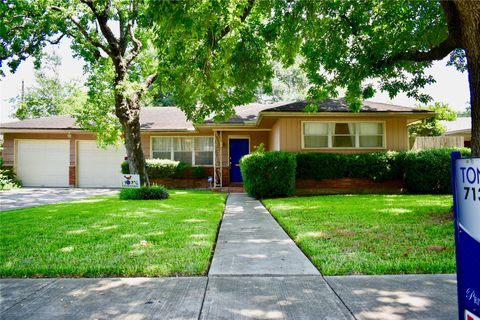 Photo of 4624 Verone Street, Bellaire, TX 77401 (MLS # 83392735)