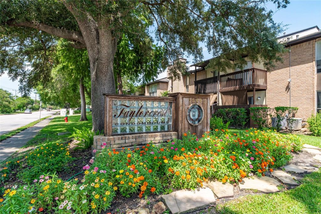 Photo of 1500 Bay Area Boulevard #331, Houston, TX 77058 (MLS # 11558940)