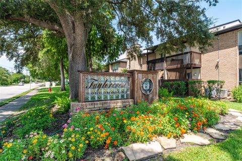 Photo of 1500 Bay Area Boulevard #331, Houston, TX 77058 (MLS # 11558940)