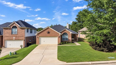Homes For Sale - 2310 Highland Crossing Drive<br/> Conroe, TX 77304