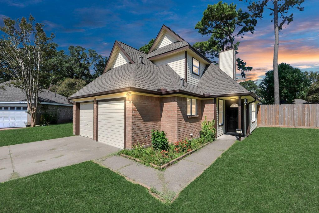 Photo of 343 Brompton Court, Highlands, TX 77562 (MLS # 18489644)