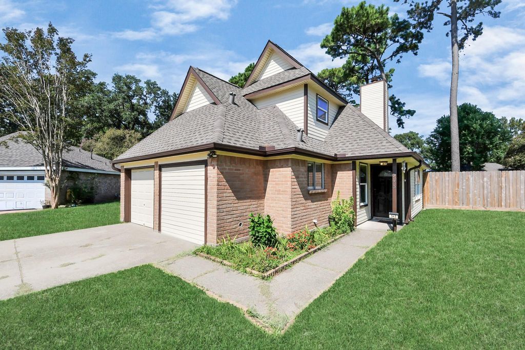 Photo of 343 Brompton Court, Highlands, TX 77562 (MLS # 18489644)