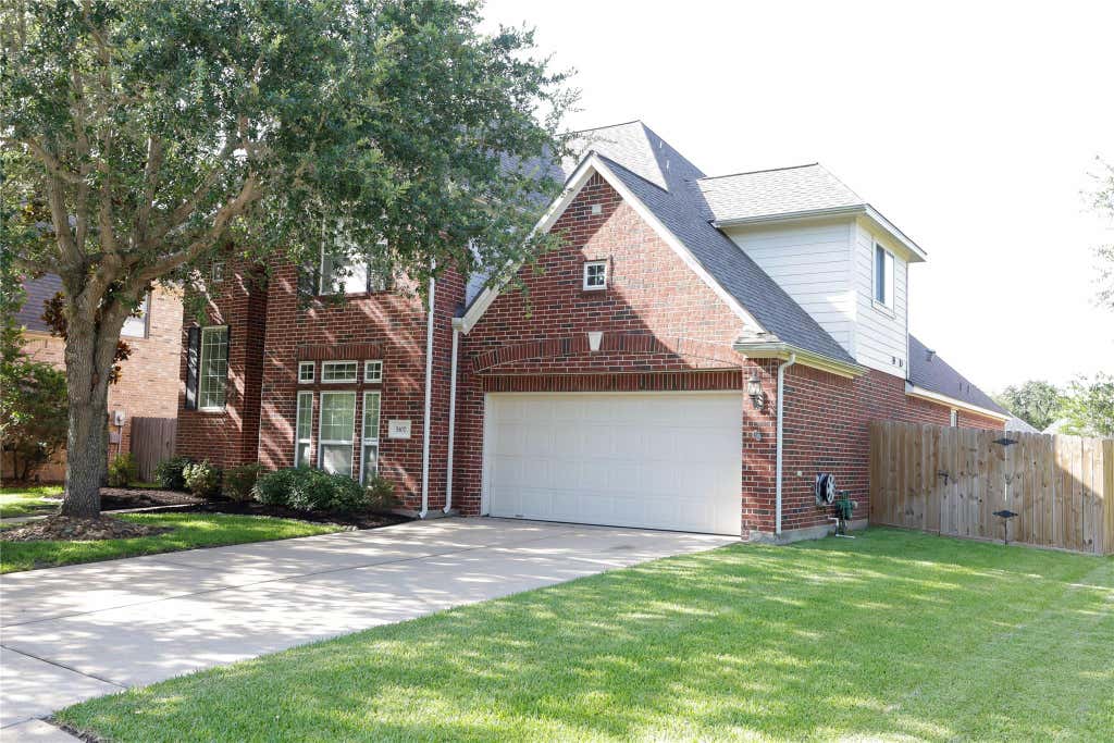 Photo of 5107 Field Briar Lane, Sugar Land, TX 77479 (MLS # 40885009)