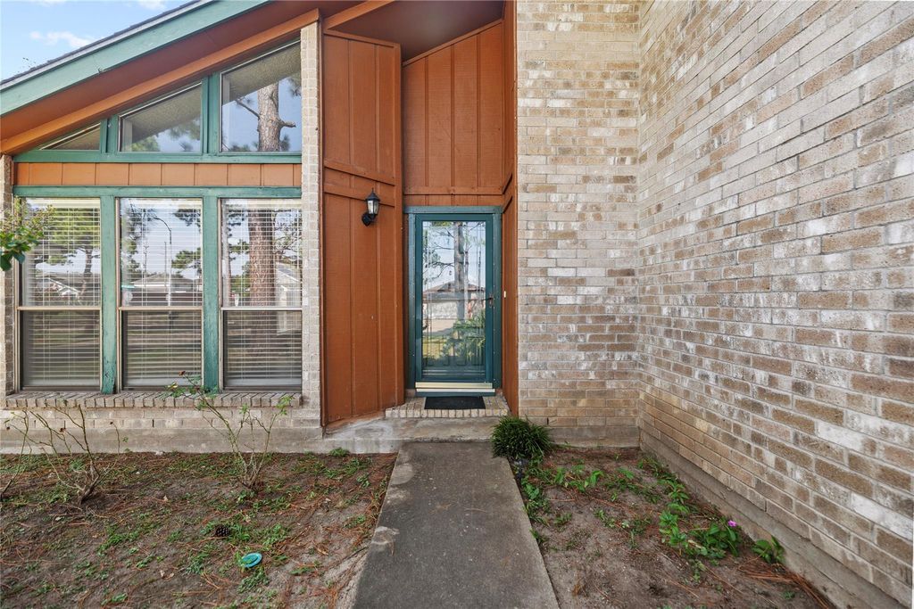 Photo of 8118 Vista Del Sol Drive, Houston, TX 77083 (MLS # 54411971)