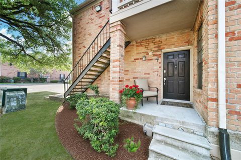 Condo For Sale - 2255 Braeswood Park Drive #227<br/> Houston, TX 77030