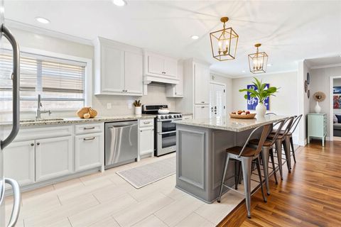 Photo of 1919 Ansbury Drive, Houston, TX 77018 (MLS # 73430155)