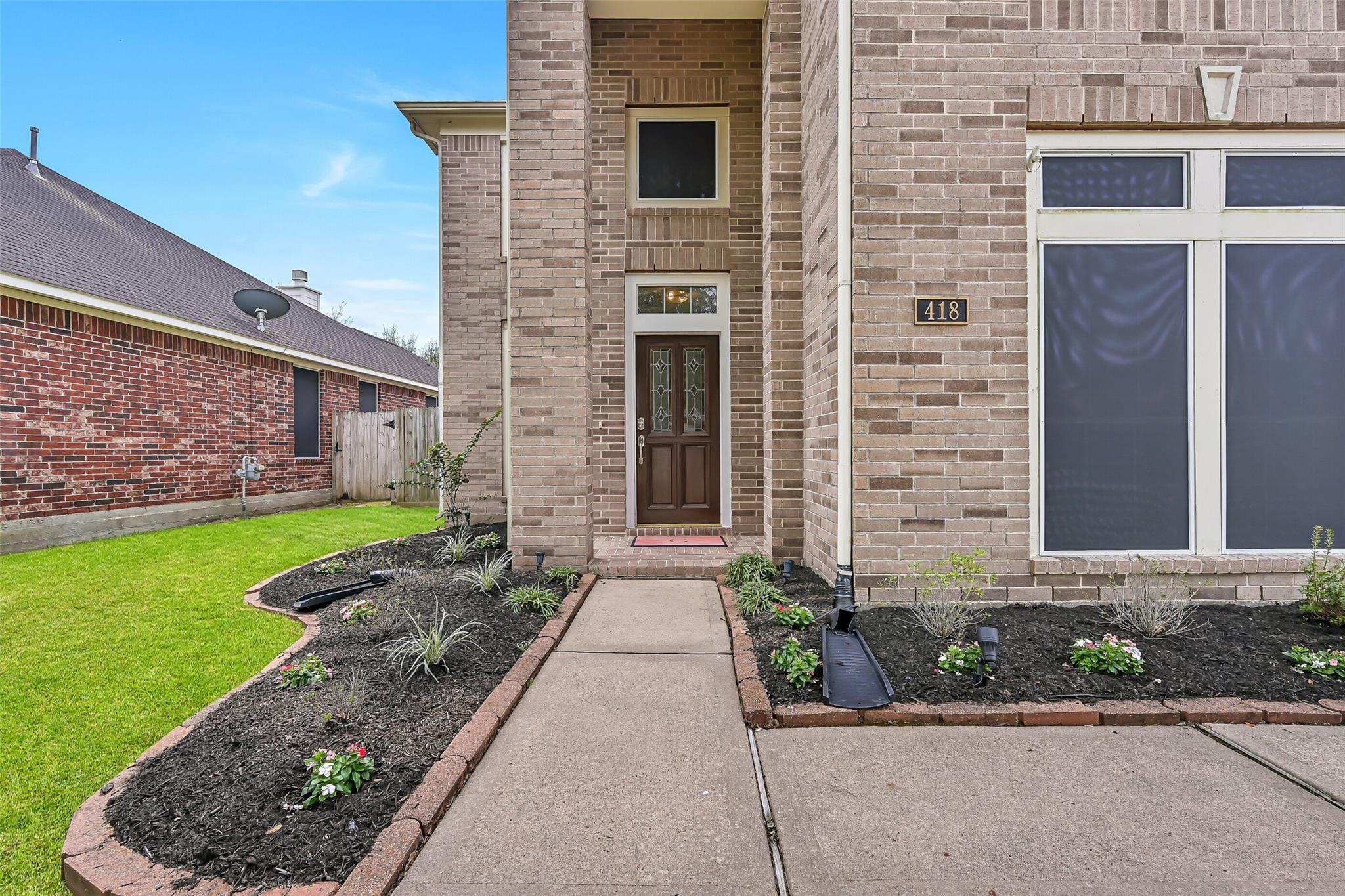 418 Gastonbury Court