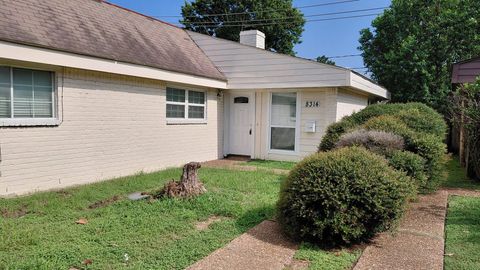 Photo of 8314 Beechnut Street, Houston, TX 77036 (MLS # 48943847)