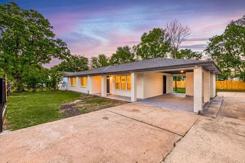 Photo of 7990 Sparta Street, Houston, TX 77028 (MLS # 27542858)